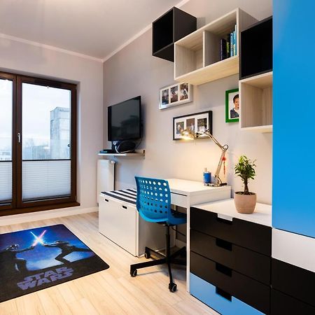 Elegant Business Accommodation With Parking - By Upstairs Krakow Ngoại thất bức ảnh